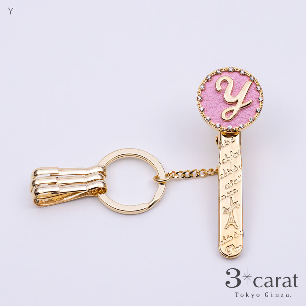バッグキークリップ イニシャル ピンク – 3carat（スリーカラット